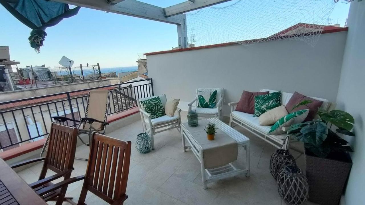 Casa Vacanze Gloria Кастелламмаре-дель-Гольфо Екстер'єр фото